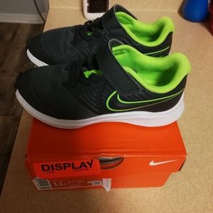 Toddler boys Nike shoes